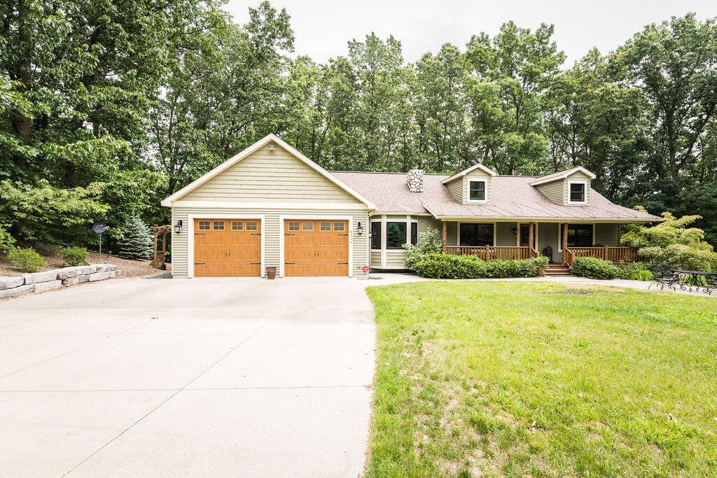 House in Comstock Park, Michigan, United States 2 - 18425236