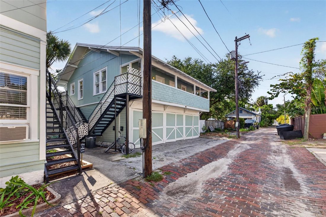 St. Petersburg, Florida, United States 2 - 18425243