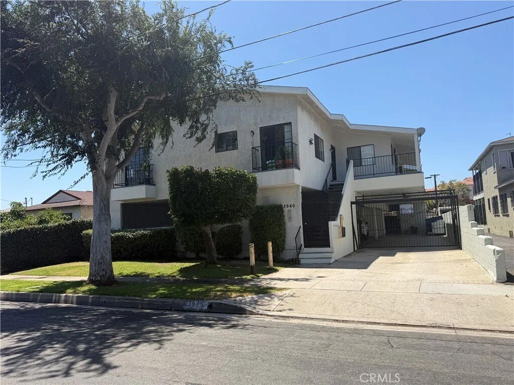 Inglewood, California, United States 1 - 18425336