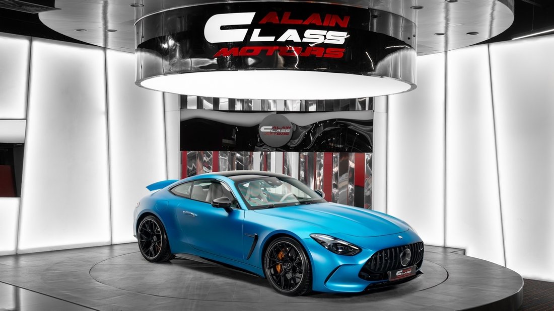 Coupe in Dubai, United Arab Emirates 1 - 18425511