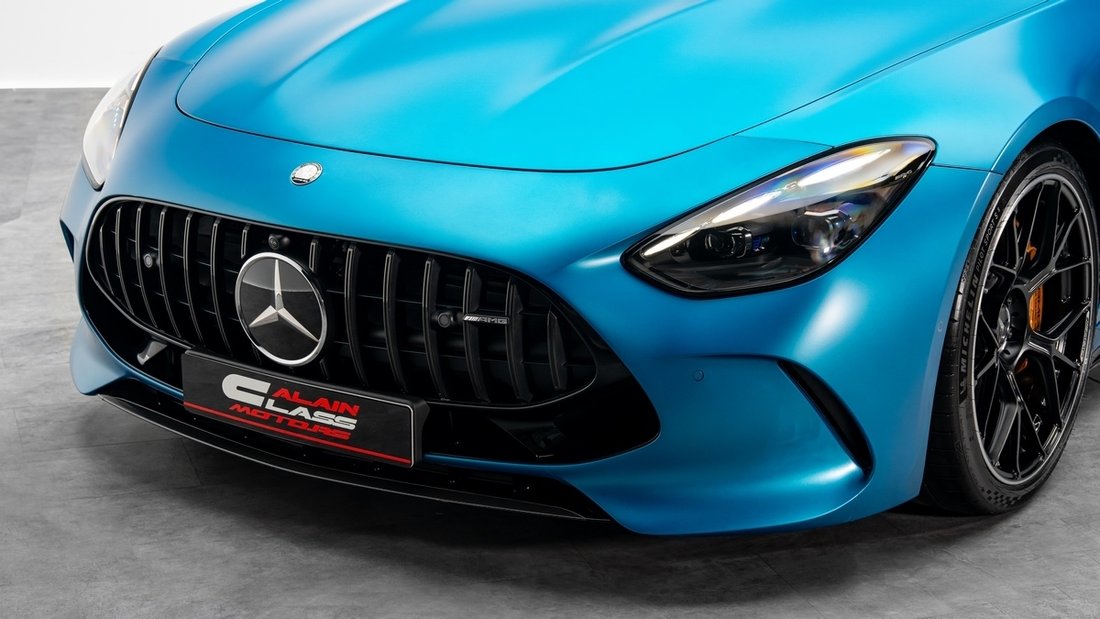 Coupe in Dubai, United Arab Emirates 5 - 18425511