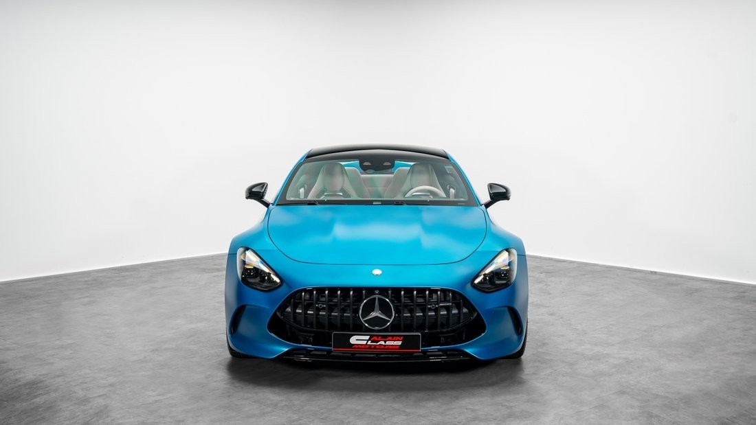Coupe in Dubai, United Arab Emirates 3 - 18425511