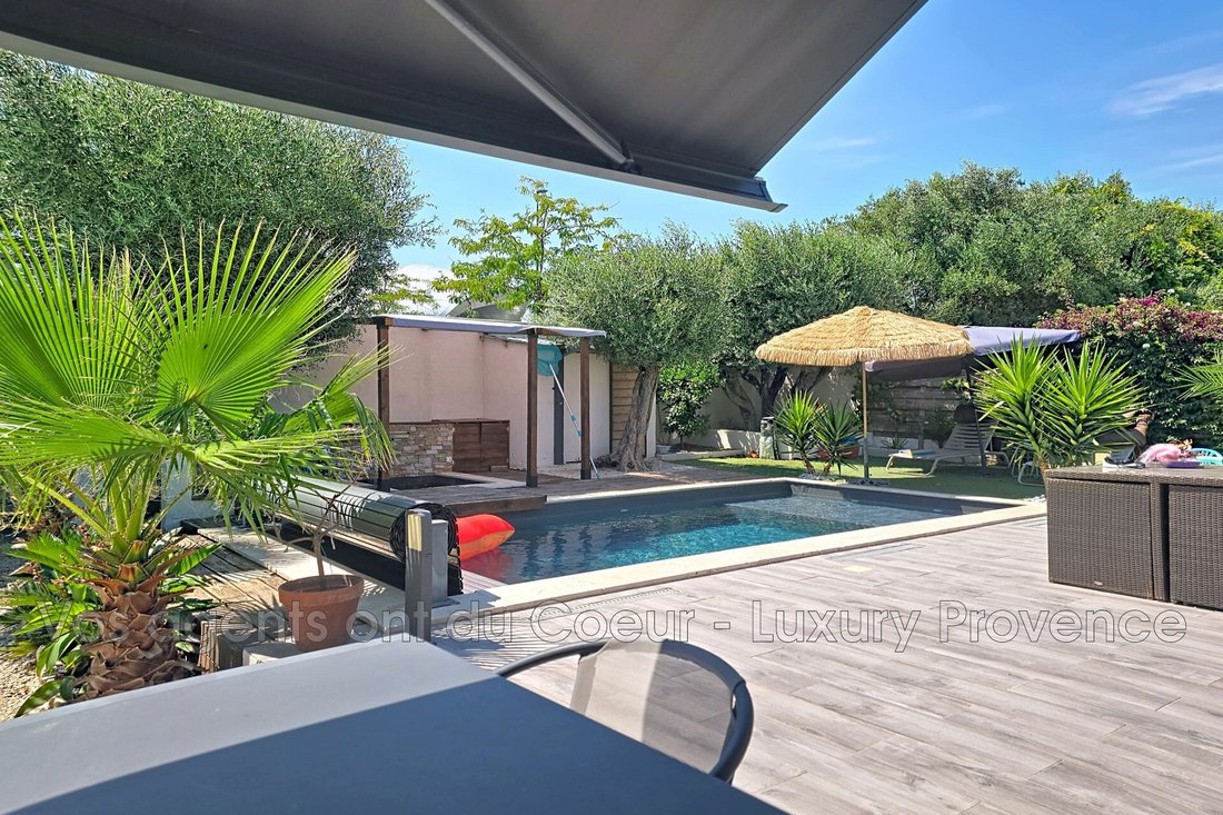 Villa in La Ciotat, Provence-Alpes-Côte d'Azur, France 1 - 18425931