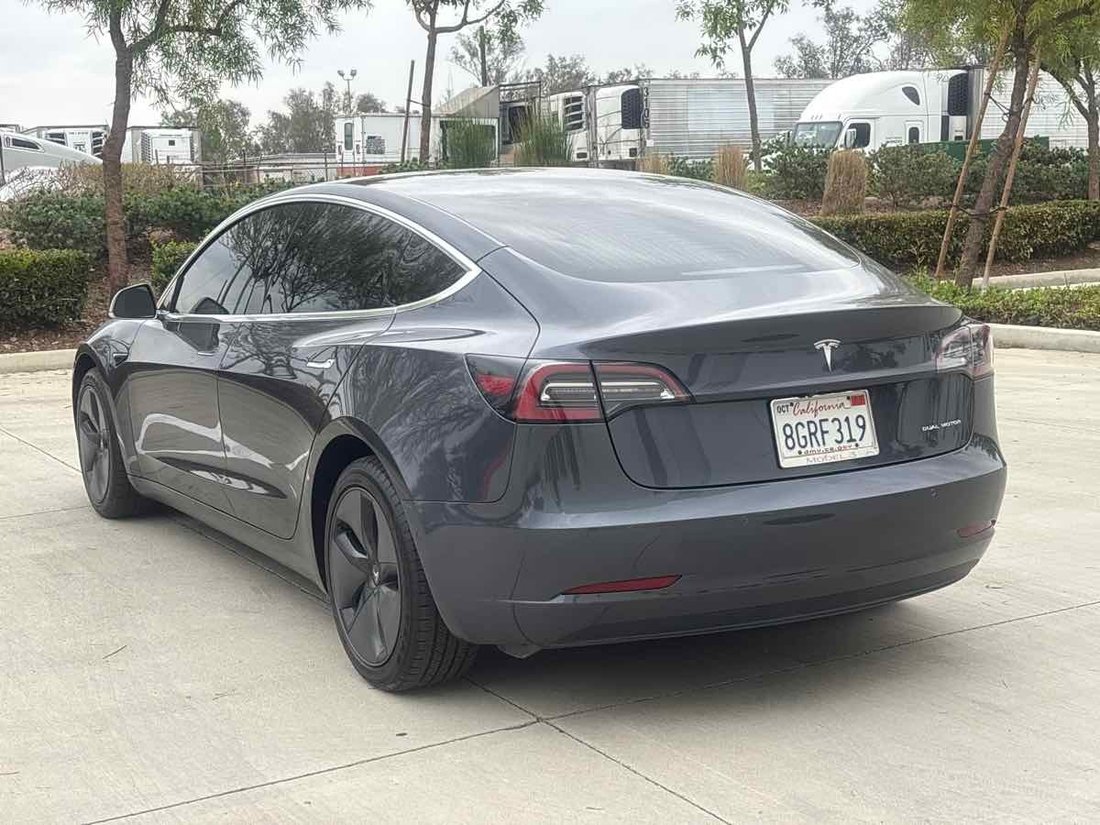Sedan in Rialto, CA, United States 5 - 18426029