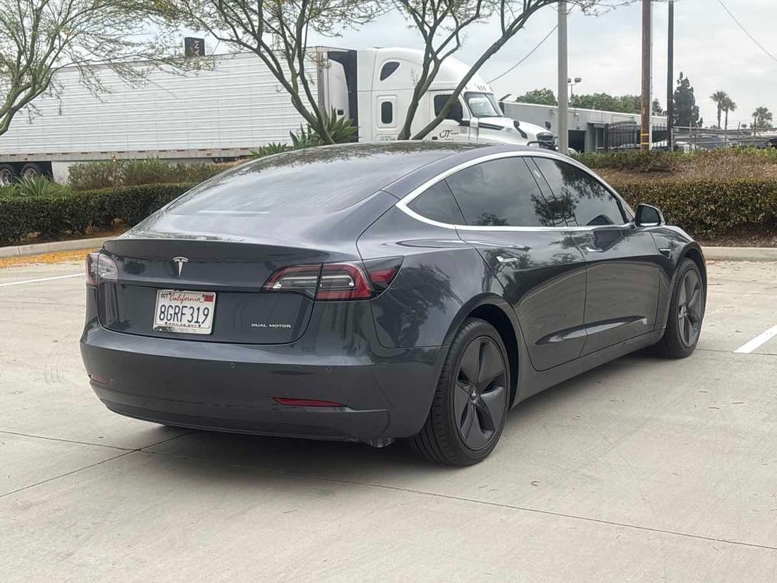 Sedan in Rialto, CA, United States 3 - 18426029