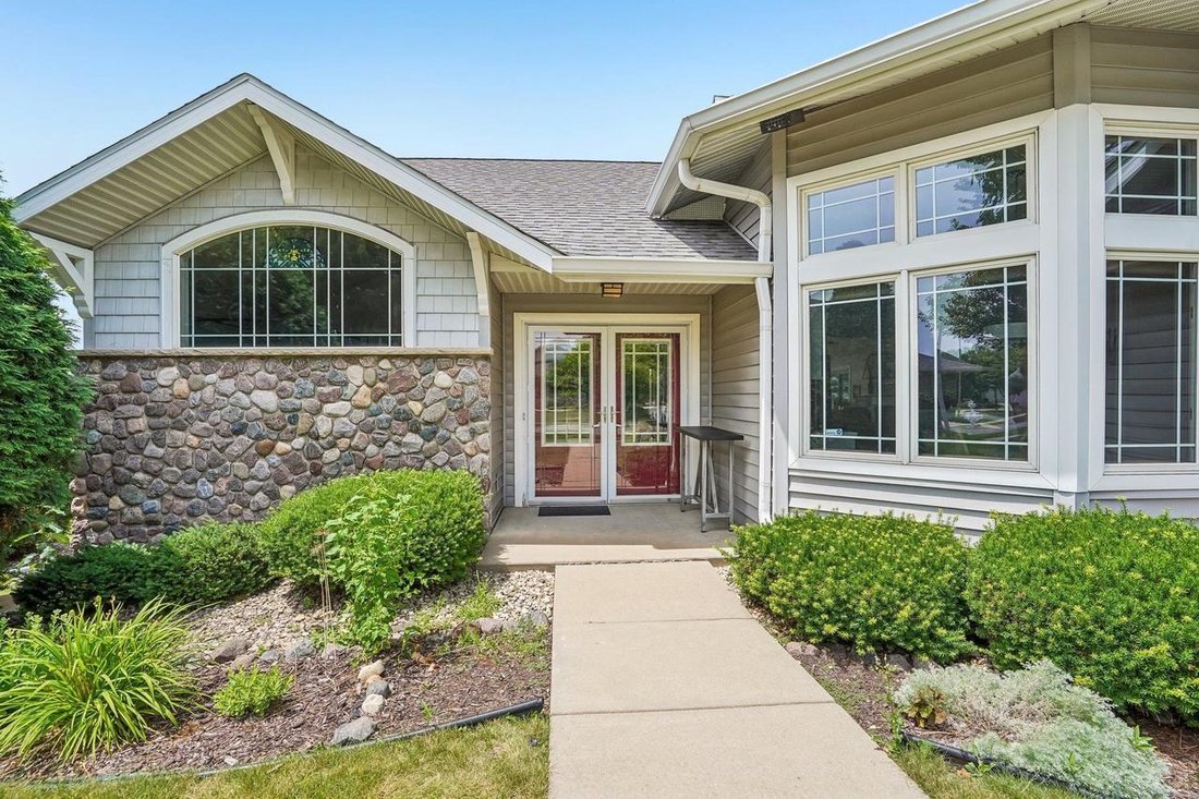 Condo in Fitchburg, Wisconsin, United States 3 - 18425528