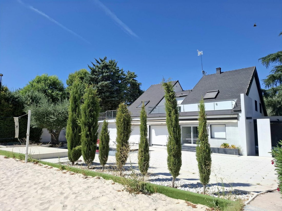 Villa in La Moraleja, Alcobendas, Comunidad de Madrid 2 - 18425454