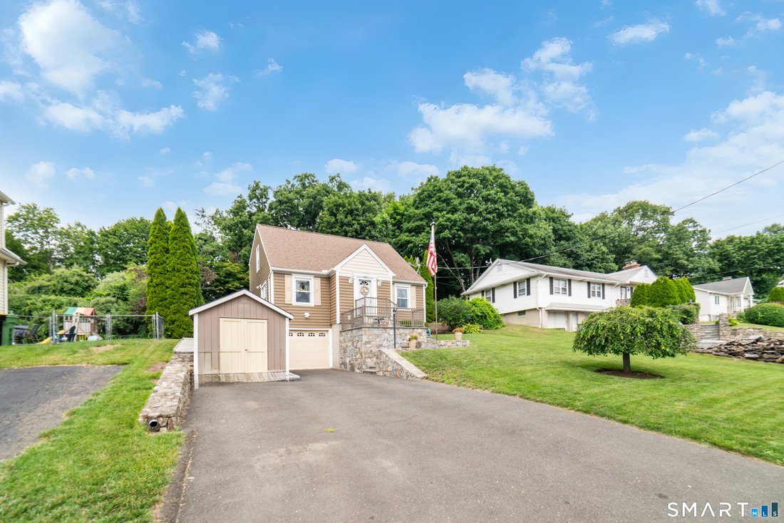 House in Trumbull, Connecticut, United States 2 - 18426028