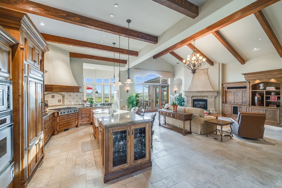 San Luis Obispo, California, United States 5 - 18425731