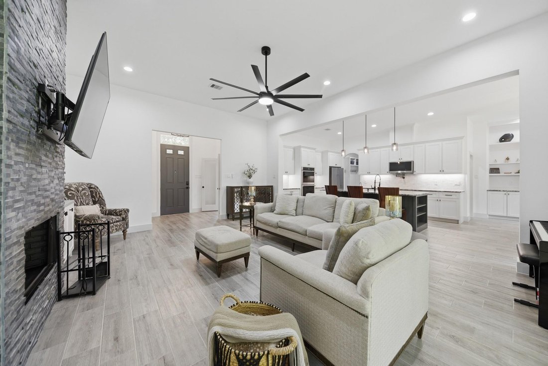 House in New Ulm, Texas, United States 4 - 18425661