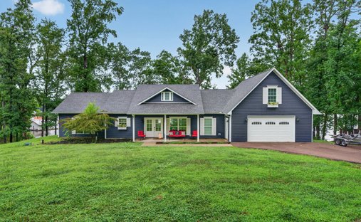 House in Camden, Tennessee, United States 1