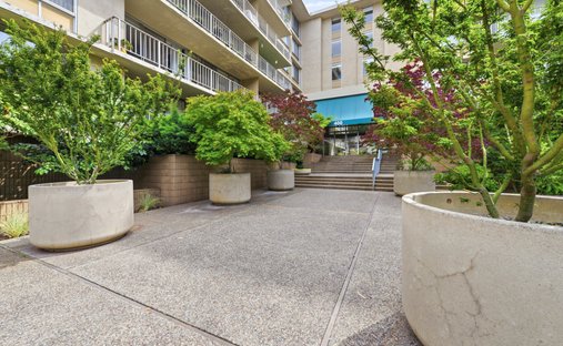 Condo in Belmont, California, United States 1