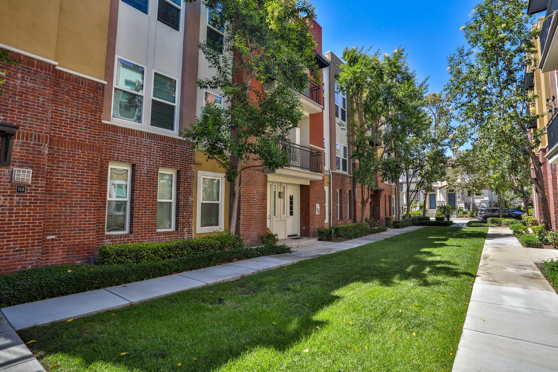 Condo in Claremont, California, United States 3 - 18425707