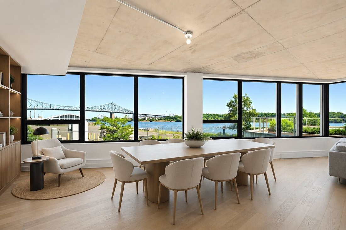 Condo in Montreal, Quebec, Canada 1 - 18425692