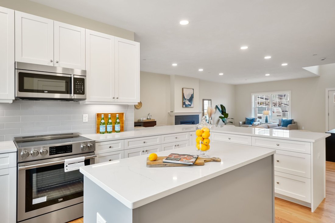 Condo in Sandown, New Hampshire, United States 4 - 18425750