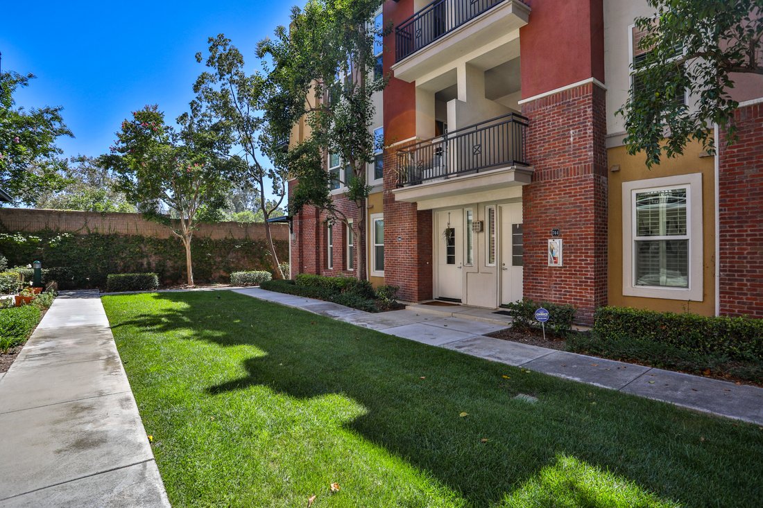 Condo in Claremont, California, United States 4 - 18425707