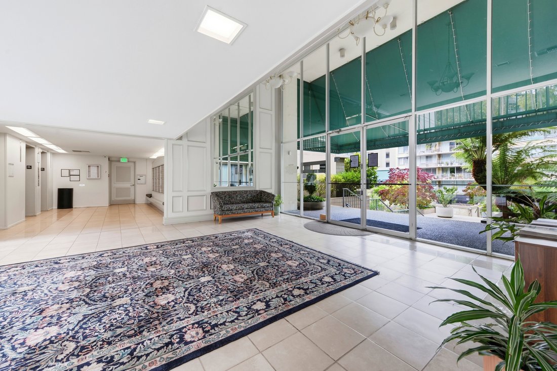 Condo in Belmont, California, United States 4 - 18425740
