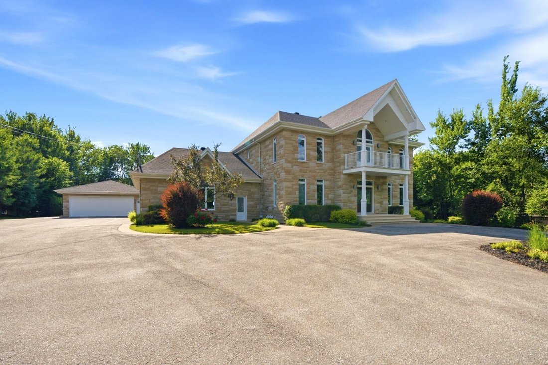 House in Sherbrooke, Quebec, Canada 2 - 16714675
