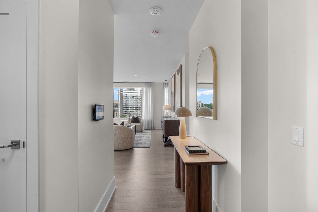 Condo in Toronto, Ontario, Canada 2 - 18425723