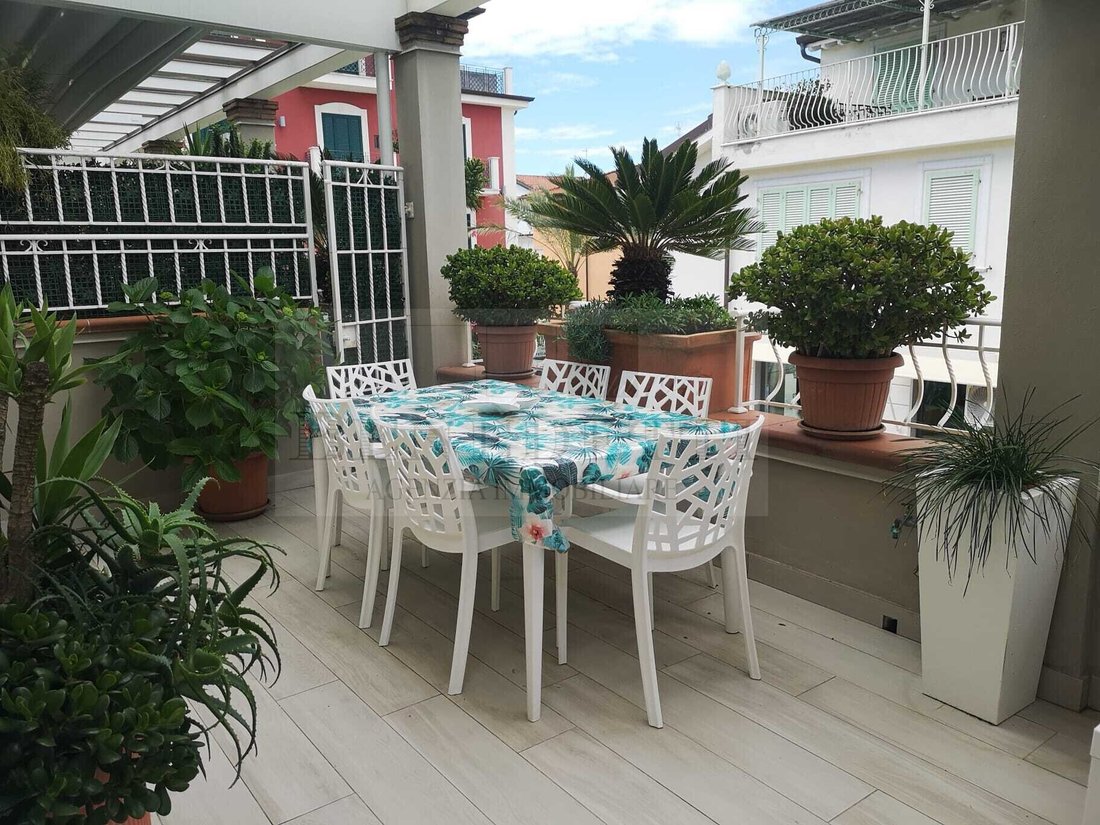 Apartment in Camaiore, Tuscany, Italy 2 - 18425453