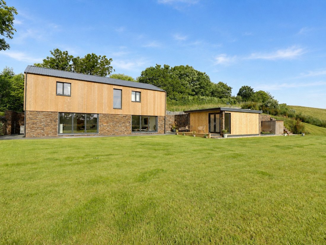 House in Huntshaw, England 1 - 15956346