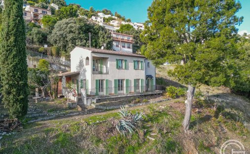 Villa in Saint-Laurent-du-Var, Provence-Alpes-Côte d'Azur, France 1