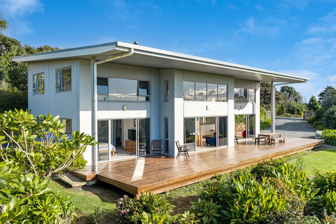 Waipu, Northland, New Zealand 1 - 18425691