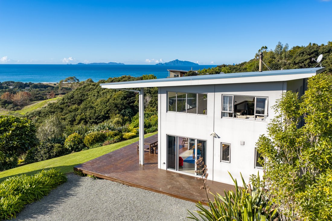 Waipu, Northland, New Zealand 3 - 18425691