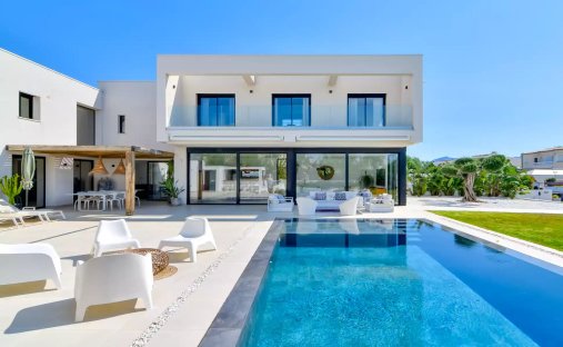 Villa in Empuriabrava, Katalonien, Spanien 1