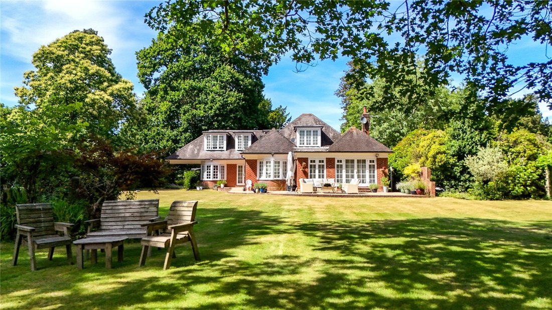 House in Hurn, England 1 - 15505429