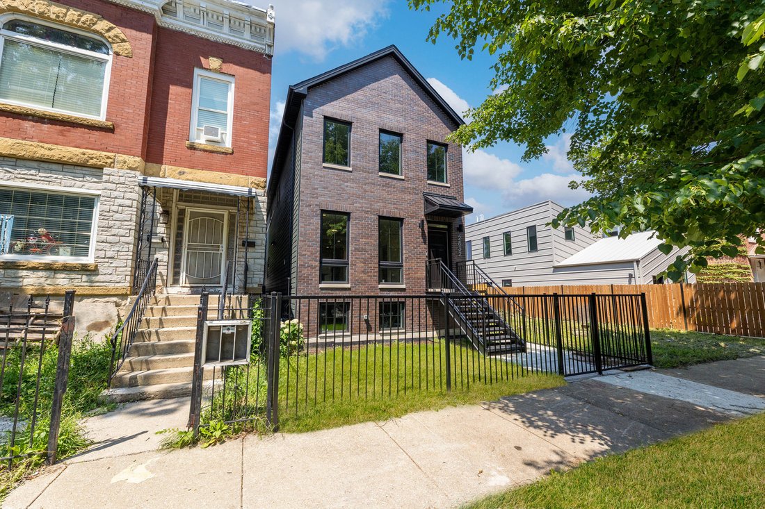 Chicago, Illinois, United States 2 - 18425547