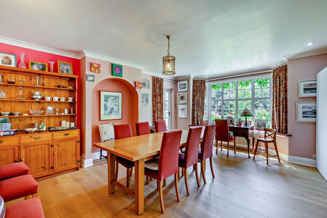 House in Wrecclesham, Lower Bourne, England 2 - 18425582