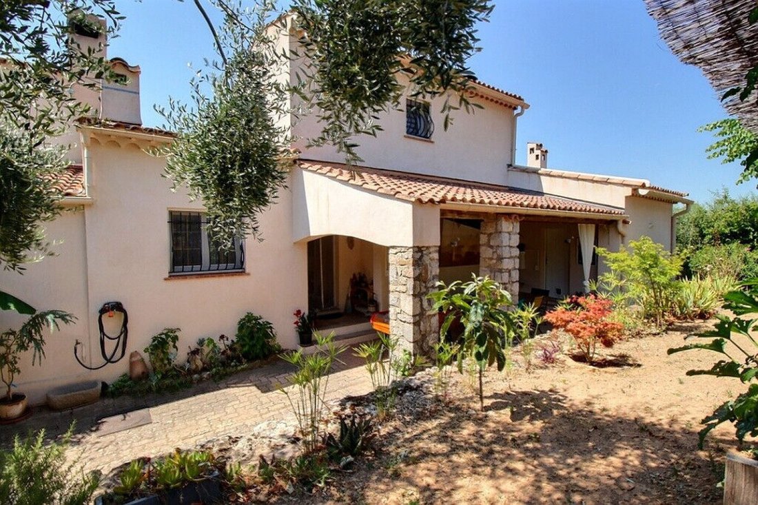 House in Bagnols-en-Forêt, Provence-Alpes-Côte d'Azur, France 3 - 18425854