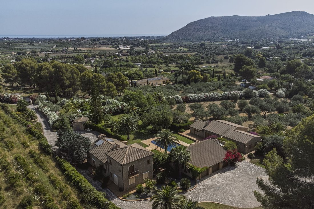Villa in Pedreguer, Valencian Community, Spain 1 - 18426276