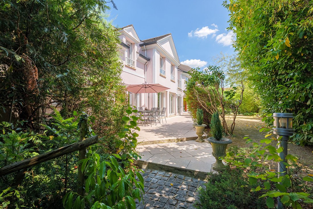 Villa in Aulnay-sous-Bois, Ile-de-France, France 2 - 18426727