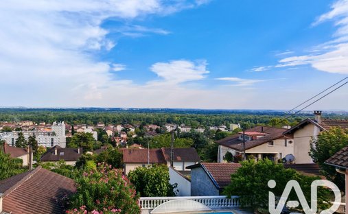 Maison à Ouest, Miribel, France 1