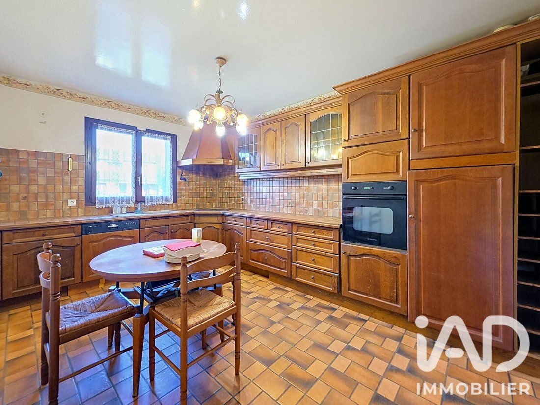 House in La Queue-en-Brie, Ile-de-France, France 3 - 18429677