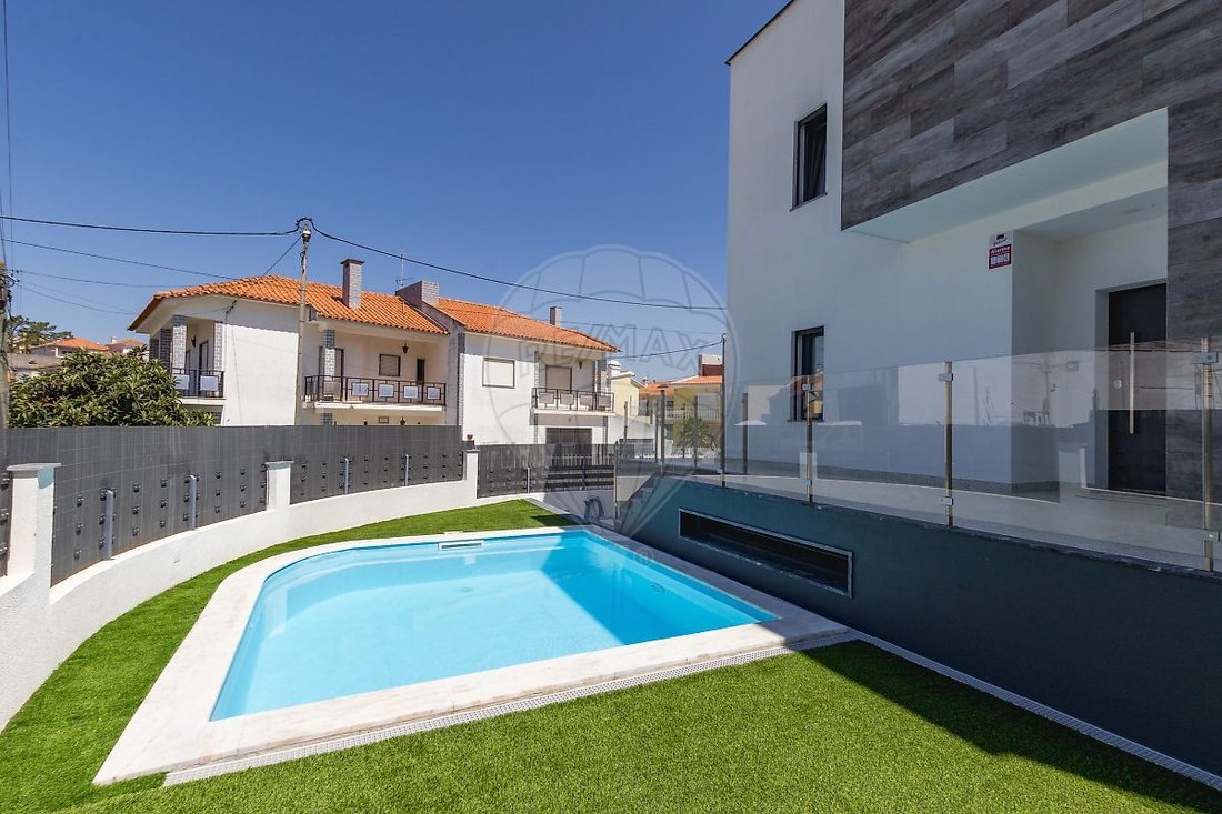 Villa in Charneca de Caparica e Sobreda, Setubal, Portugal 1 - 18426293