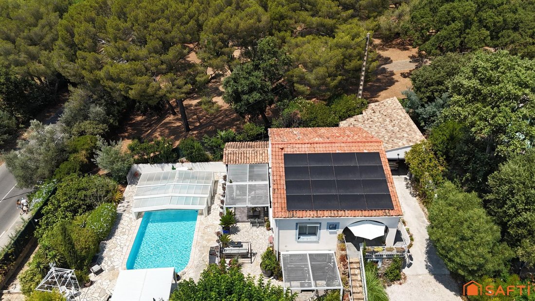 House in Nord Est, Bormes-les-Mimosas, France 4 - 18402438