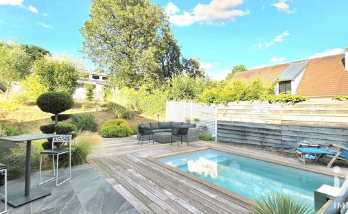 House in Est, Luisant, France 1
