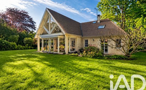 House in Angicourt, Hauts-de-France, France 1