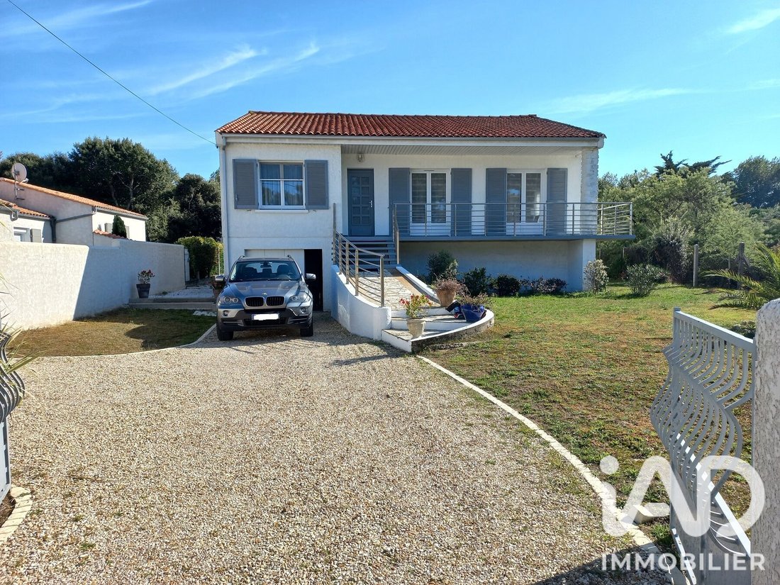 House in Saint-Georges-d'Oleron, Nouvelle-Aquitaine, France 2 - 18429469