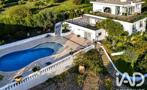 Maison à Saint-Laurent-du-Var, Provence-Alpes-Côte d'Azur, France 1
