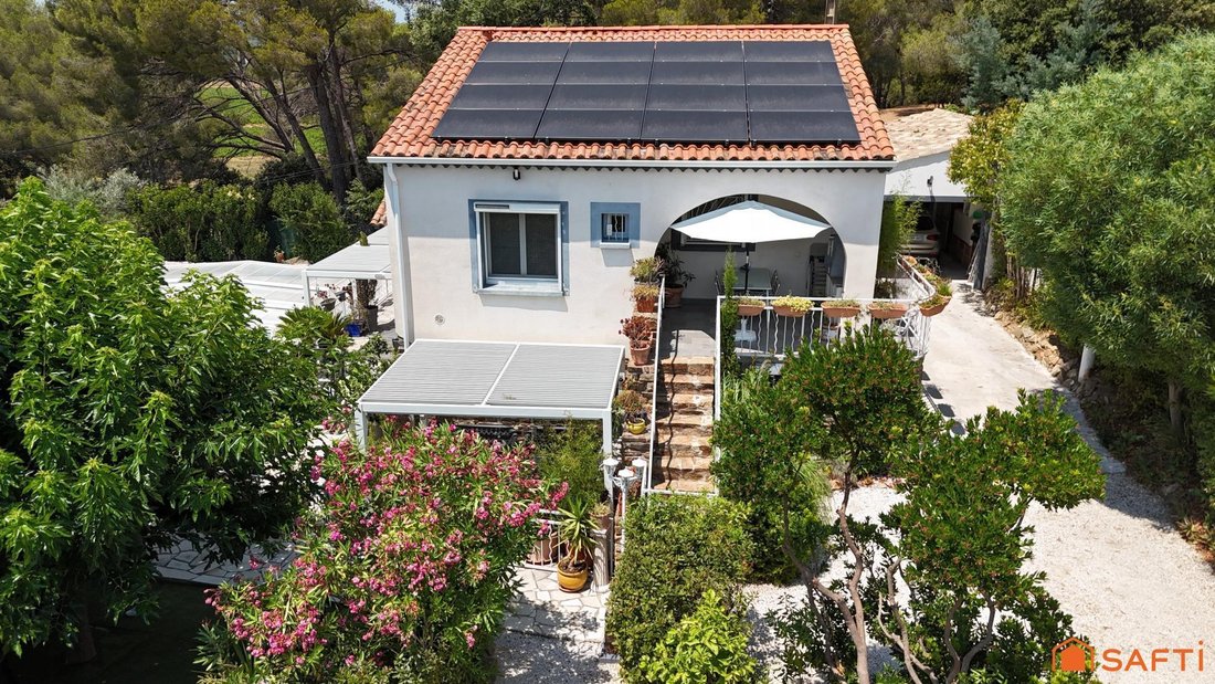 House in Nord Est, Bormes-les-Mimosas, France 3 - 18402438