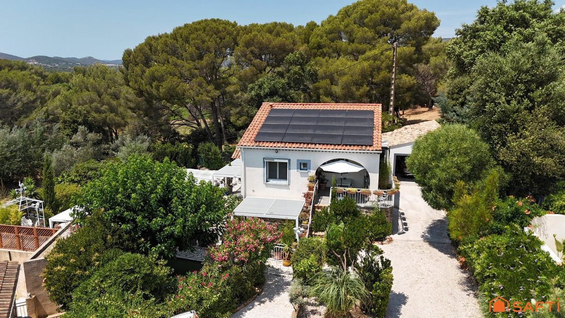 House in Nord Est, Bormes-les-Mimosas, France 2 - 18402438