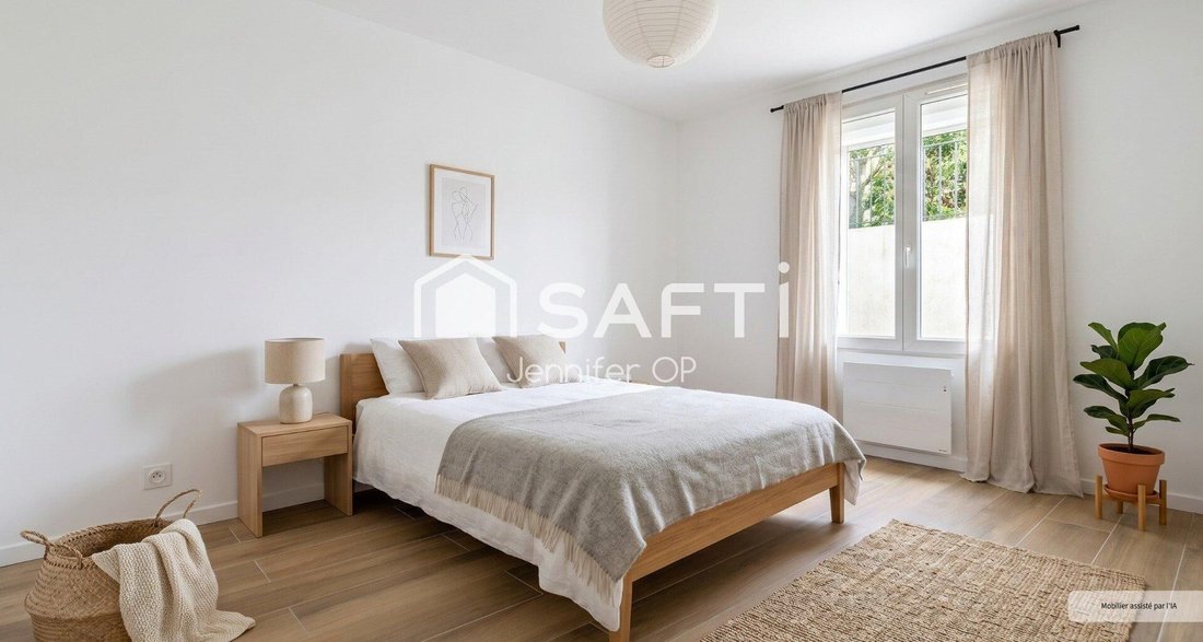 Pantin, Ile-de-France, France 4 - 18427061