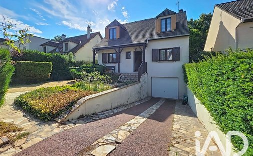 House in La Queue-en-Brie, Ile-de-France, France 1