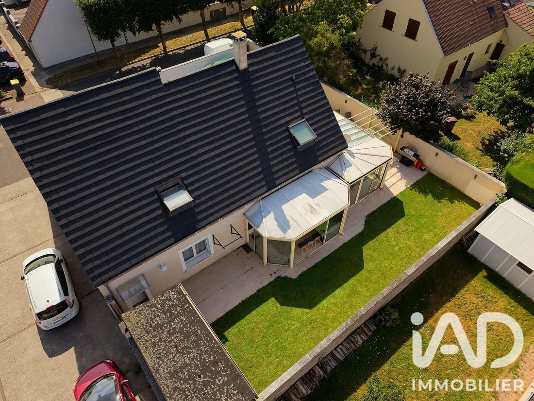 House in Lieusaint, Ile-de-France, France 2 - 18429740