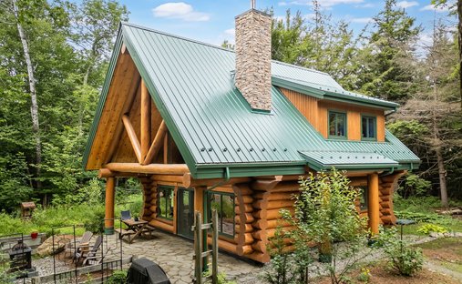 House in Bolton-Est, Quebec, Canada 1
