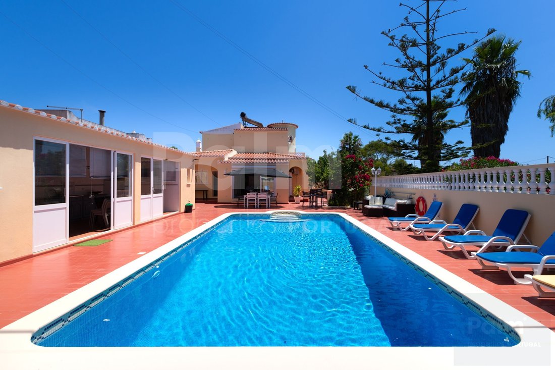 Villa in Lagoa e Carvoeiro, Algarve, Portugal 1 - 18426232